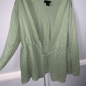 Front tie knit top! 💚